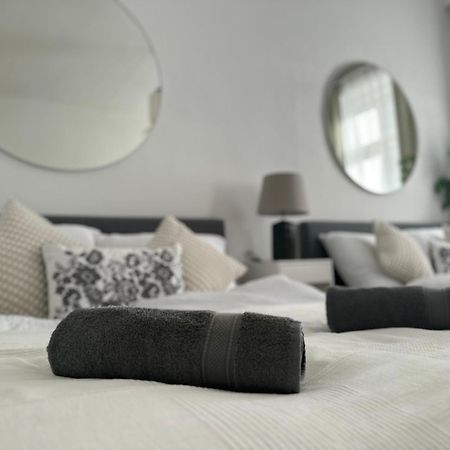 וינה Spacious Apartment, 3 Min To U1 Reumannplatz מראה חיצוני תמונה