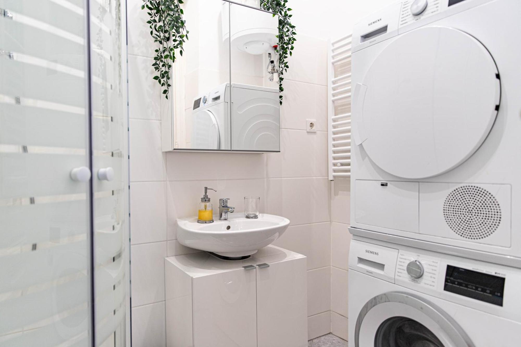 וינה Spacious Apartment, 3 Min To U1 Reumannplatz מראה חיצוני תמונה